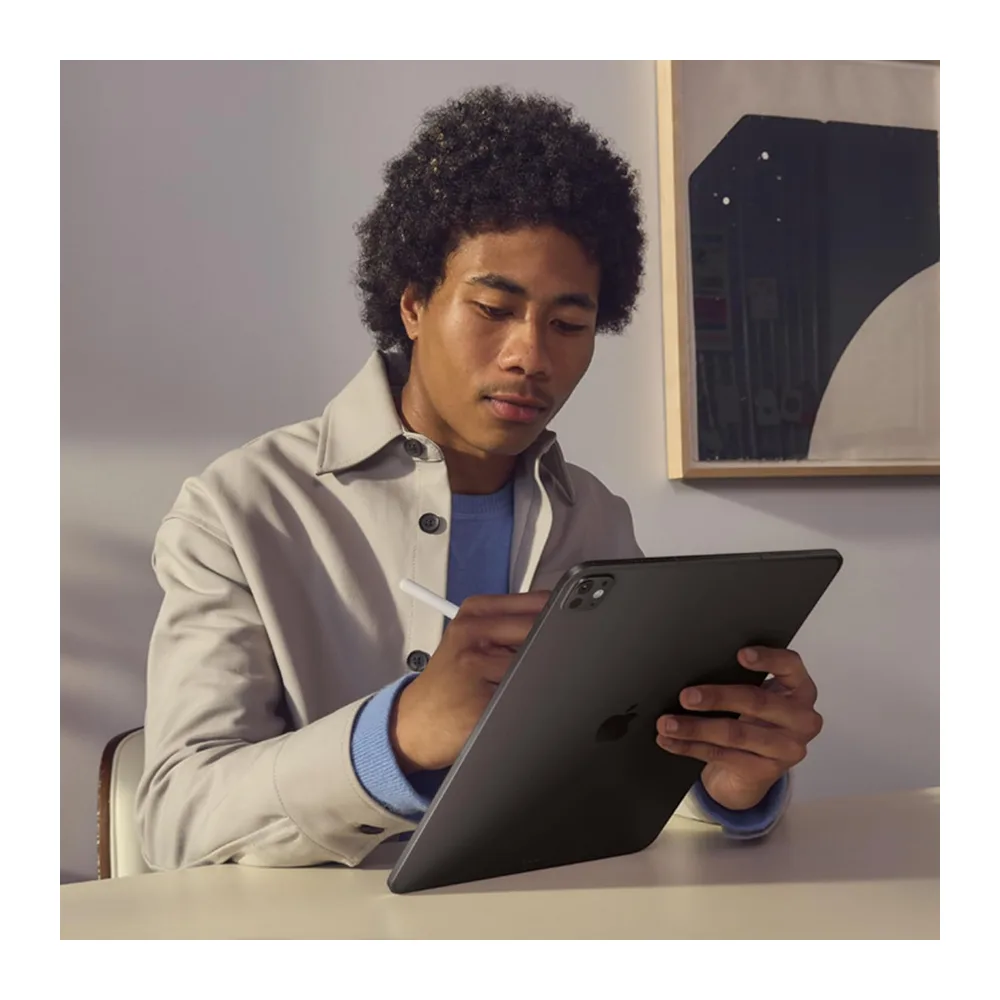 Apple iPad Pro 13'' (M5): Ultra Retina XDR — 4